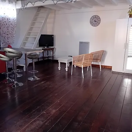 Studio Apartment Sete